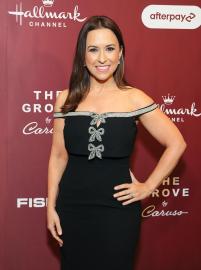 Hallmark Queen Lacey Chabert to Host Network's 1st Unscripted Show