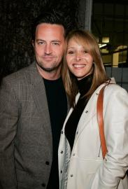 Lisa Kudrow Reflects on How She 'Bonded' With 'Brilliant' Matthew Perry