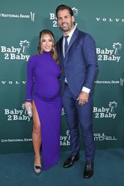 Pregnant Jessie James Decker Reveals Whether She’s Having a Boy or Girl