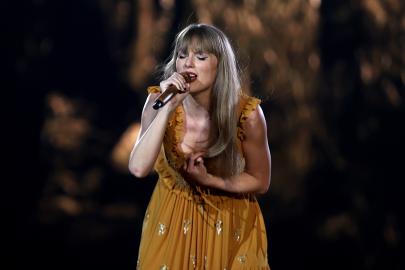 Taylor Swift Is 'Overwhelmed by Grief' After Brazilian Fan Died Pre-Concert