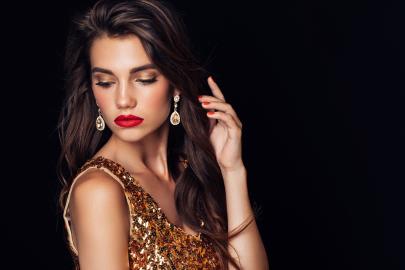 3 Eye-Catching Makeup Looks to Rock on New Year's Eve