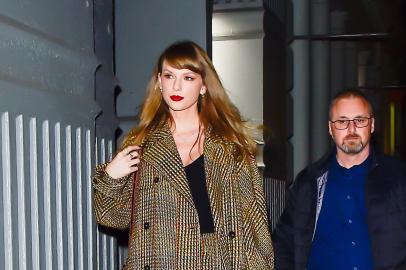 Taylor Swift Is a NYC Plaid Princess After Travis Kelce Visit