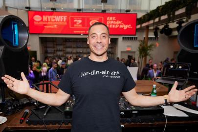 Jeff Mauro Shares His Top 3 Tips for Hosting During the Holidays