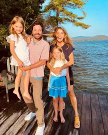 Jimmy Fallon Reveals He Bought His 2 Daughters Cell Phones for Christmas