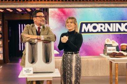 Feeling It! Kelly Clarkson's Most Incredible Looks Since Her Weight Loss