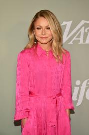 Kelly Ripa Was Told She Should Be ‘Smaller’ 9 Days After Son’s Birth