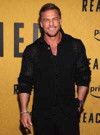 Reacher’s Alan Ritchson Recalls High School Bully Asking Him for a Selfie