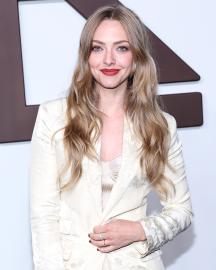 Amanda Seyfried's Dermatologist Told Her This $11 Toothpaste Is Good for Skin