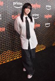 Billie Eilish Is Fit! See the Musician’s Weight Loss Transformation Photos