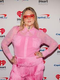 Elle King Cancels February Concerts After Drunk Grand Ole Opry Scandal