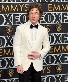 Jeremy Allen White Makes Subtle Reference to Divorce During Emmys Speech