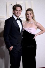 Reese Witherspoon's Son Deacon Fixes Her Hair in Sweet Red Carpet Video