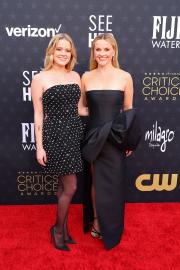 Reese Witherspoon Brings Daughter Ava Phillippe to Critics Choice Awards
