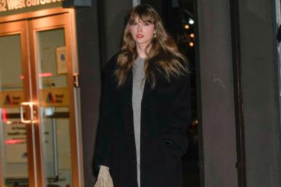 Channel Taylor Swift’s Casual Style With This Suede Hobo Bag 