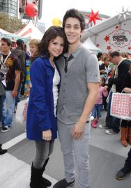 Selena Gomez, David Henrie to Reunite in 'Wizards of Waverly Place' Sequel