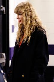 Taylor Swift Heats Up Baltimore in 'Reputation'-Esque Outfit at Chiefs Game