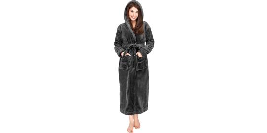 Shop This Top-Rated Hooded Robe for 36% Off on Amazon 