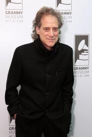 Comedian Richard Lewis Dead at Age 76 After Heart Attack