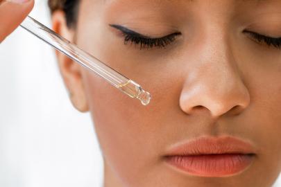 La Roche-Posay’s New Serum Diminishes Dark Spots in Just 8 Weeks
