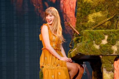 Taylor Swift Plays Double Mash-Up After Changing 'Eras' Surprise Song Rule