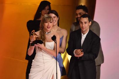 Taylor Swift Becomes ​1st 4-Time Grammys Album of the Year Winner