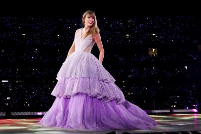 Taylor Swift Grants a Young Girl With Cancer’s Wish at Sydney Eras Tour