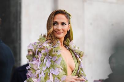 Get Flawless Brows Like Jennifer Lopez With This Dual-Sided Pencil