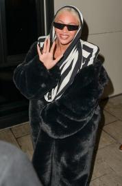 Beyonce Shares the ‘Go-To Outfit’ That Helps Her Sneak Around ‘Unnoticed’