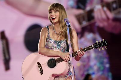 Taylor Swift Offers ‘Exclusive Look’ at Added 'Eras' Movie Acoustic Songs