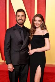 Justin Theroux, Nicole Brydon Bloom Make Red Carpet Debut at Oscars Party