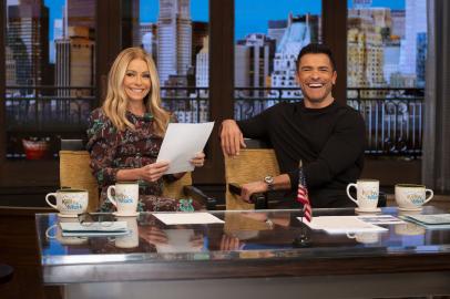 Kelly Ripa and Mark Consuelos Witnessed a Celebrity's ‘Ruined’ Honeymoon