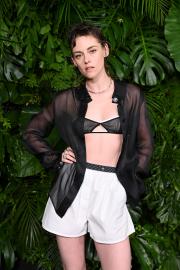 Kristen Stewart Feels 'Embarrassed By' Simulated Sex Scenes in Movies