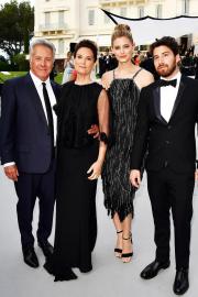Dustin Hoffman’s Family Guide: Meet His Ex, Wife and 6 Children
