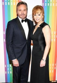 Reba McEntire Says Marriage to Ex Narvel Blackstock Was ‘All Business’