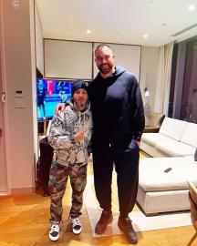 Travis Kelce Gets 'Clean' New Haircut in Philadelphia