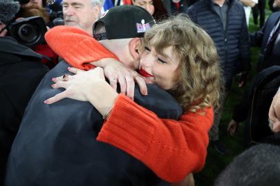 Taylor Swift Continues Tradition of Rushing Off Stage to Kiss Travis Kelce