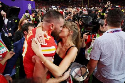 Taylor Swift, Travis Kelce Reportedly Looked ‘Lovey Dovey’ in Nashville