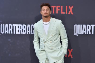 Logan Paul Brings Patrick Mahomes to WWE Draft on Monday Night Raw