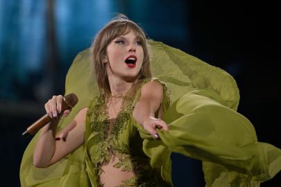 What Is Taylor Swift's Fortnight Challenge? Singer Reveals Game to Fans