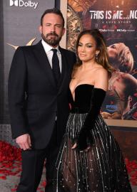 Jennifer Lopez ‘Tired’ of Husband Ben Affleck’s Smoking Habit