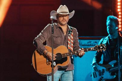 Jason Aldean Performs at the CMT Awards After Song Controversy