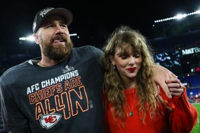 Taylor Swift and Travis Kelce Sit on Same Side of Booth During Dinner Date