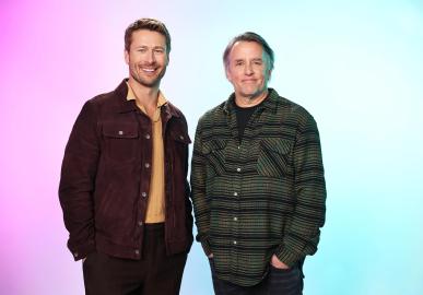 Glen Powell Recalls ‘Surreal’ Reunion With Richard Linklater for ‘Hit Man’