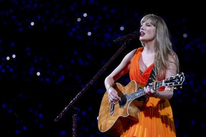 Taylor Swift Pauses 'Betty' in Madrid to Alert Security to Fan in Need