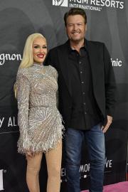 Gwen Stefani and Blake Shelton Pack on PDA at Power of Love Gala: Photos