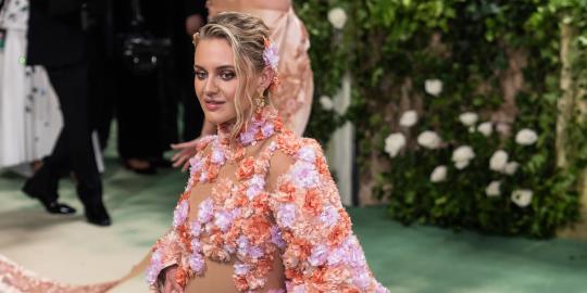 Kelsea Ballerini’s Met Gala Glow Came From a $21 Tanning Lotion