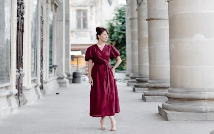 17 Summer Dresses That Best Flatter an Hourglass Figure