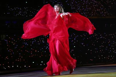 Shadowy Figure Seen Alone in Rafters at Taylor Swift's Madrid 'Eras' Show