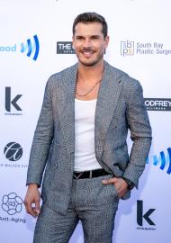 DWTS’ Gleb Savchenko Shoots His Shot With 1 Star: 'Looking for Connection'