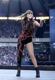 Taylor Swift Interrupts Second Edinburgh Show Four Times to Seek Help